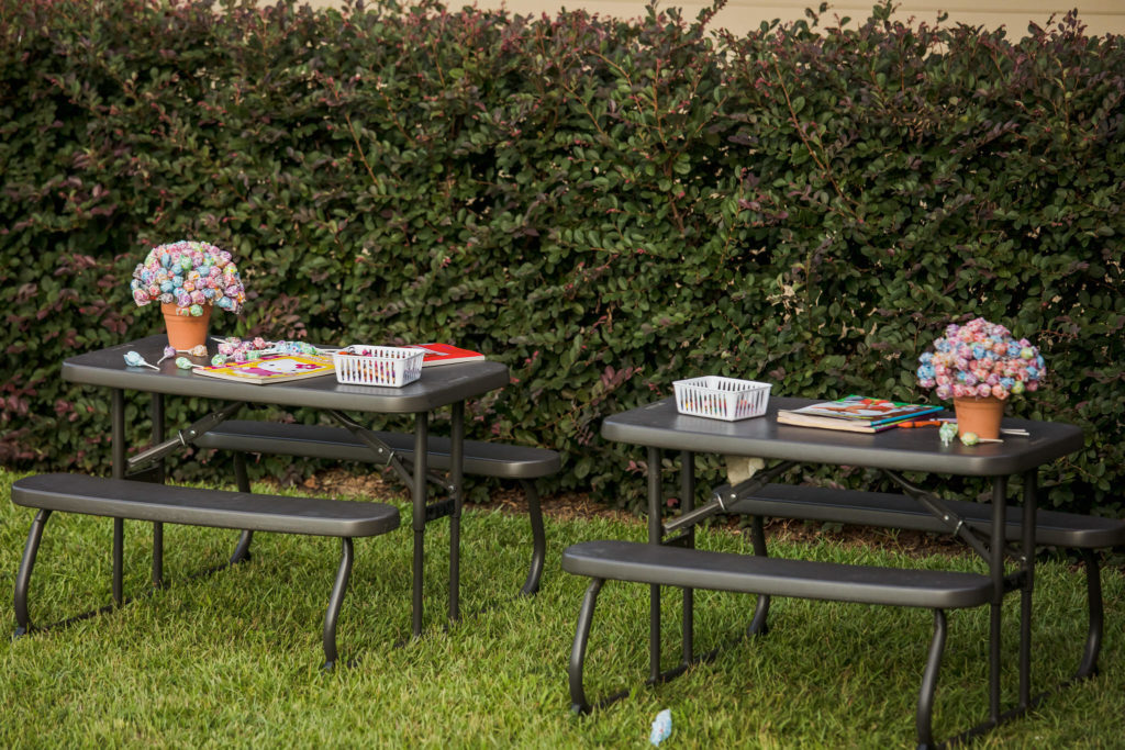 Kid's activity tables at wedding, #weddingtiptuesday, How to Keep Kids Happy + Entertained Your Wedding, Kid Table at Wedding, Activity Table